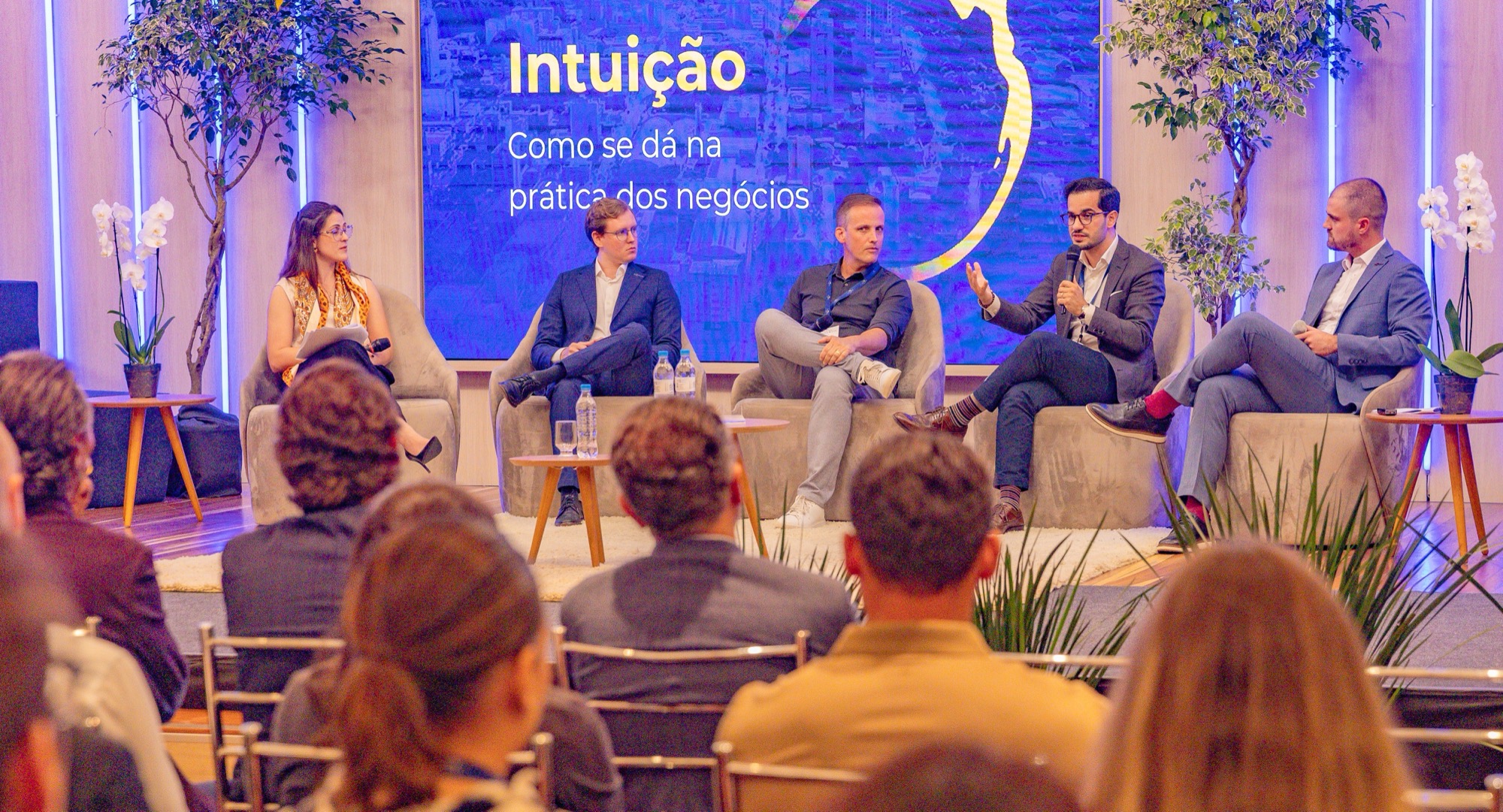 Painel em andamento em uma edição anterior do Intus Day